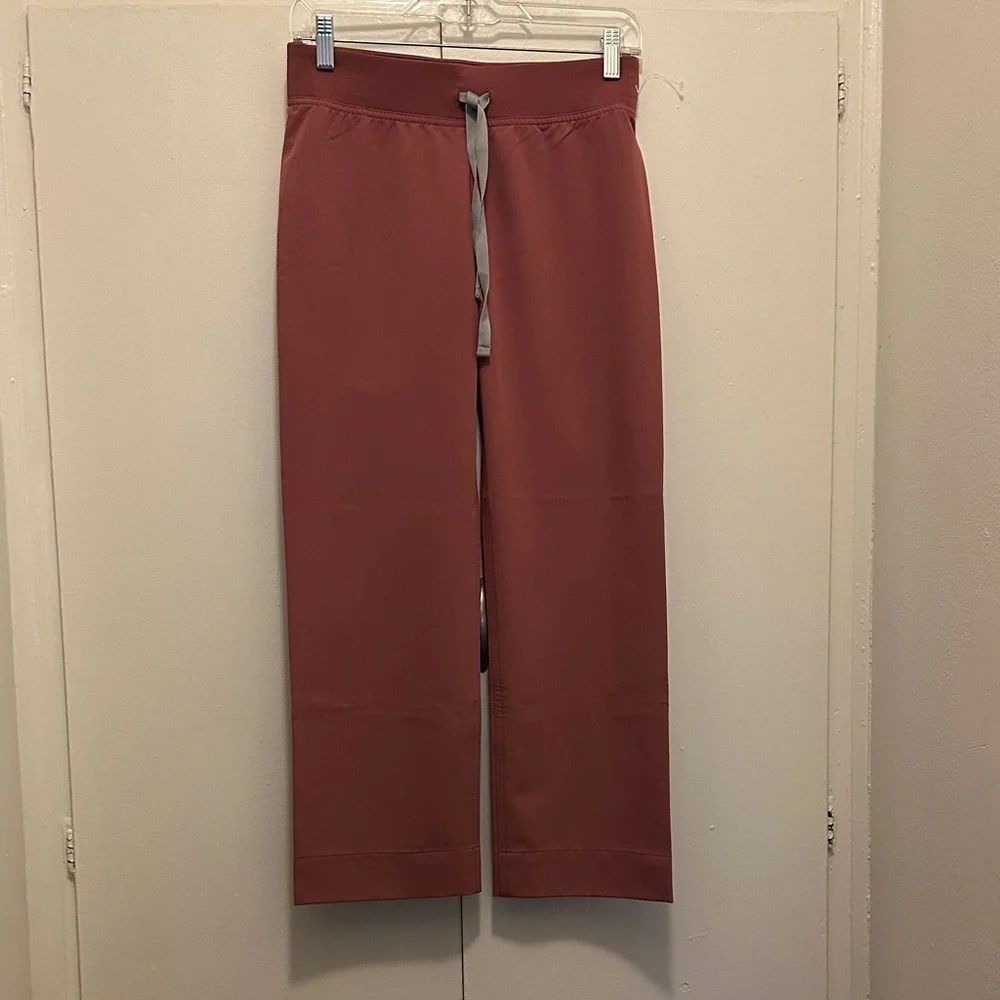 Figs Men's Rust Joggers with Gray Tie